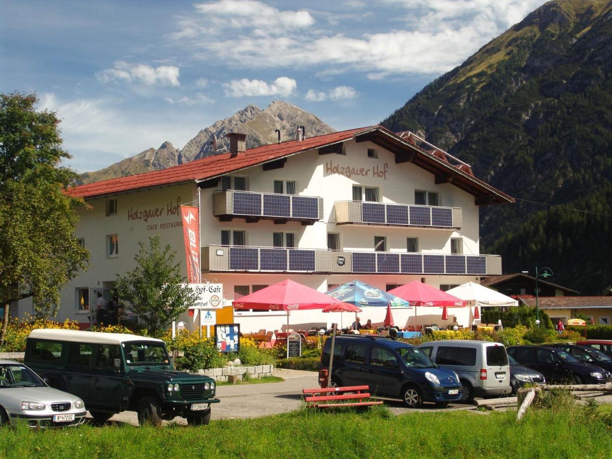 Holzgauerhof Bed & Breakfast Exterior photo